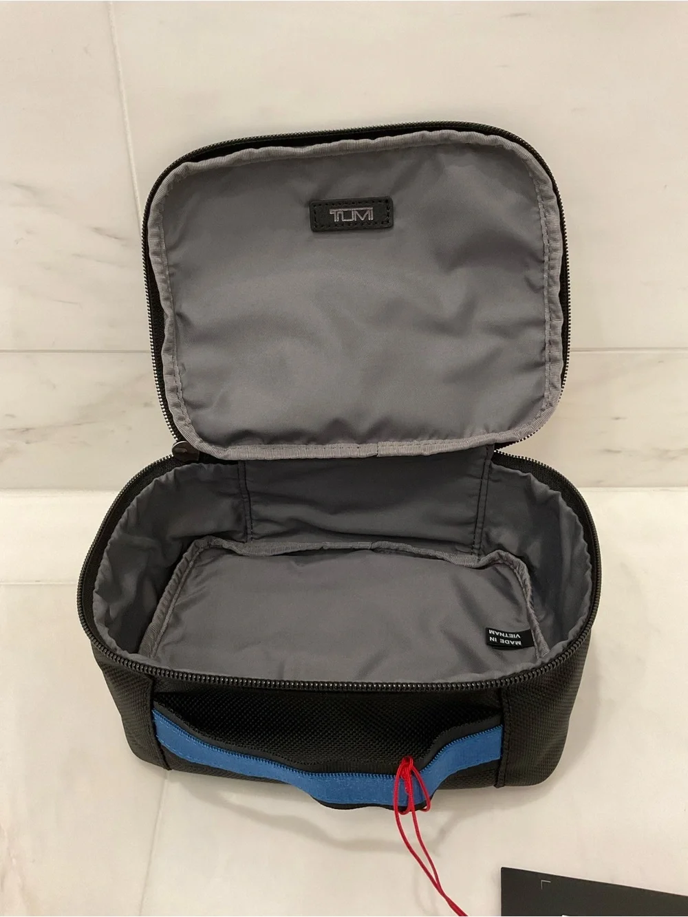 NEW TUMI Zippered CUBE TRAVEL POUCH - Cosmetic Bag - MOUNTAIN CAMO